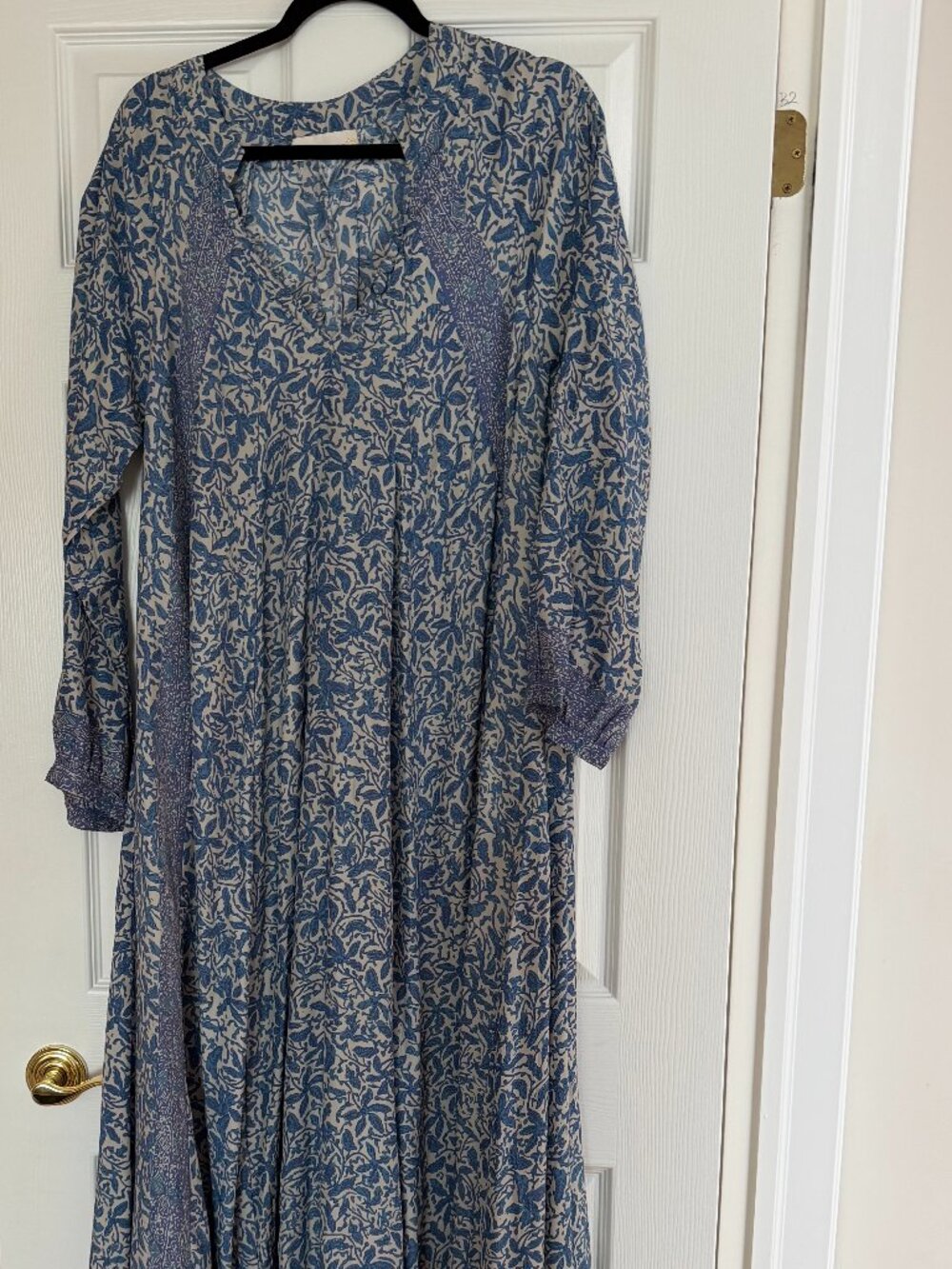Natalie Martin Silk Blue and Cream Printed Dress. Large.